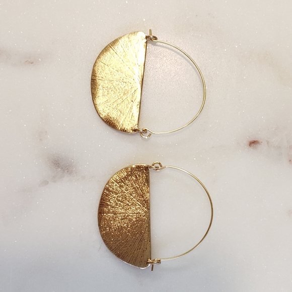 New Anthropologie Gold  Earrings - Picture 2 of 3